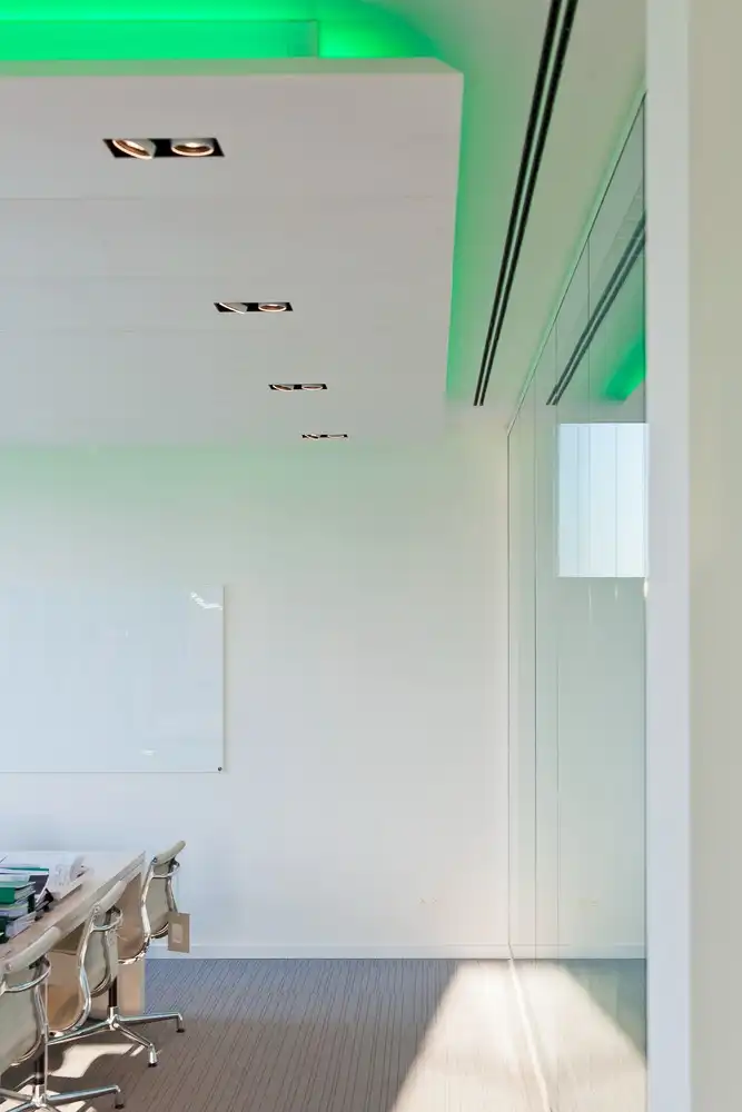 2.294m² Bedrijfsgebouw foto 12