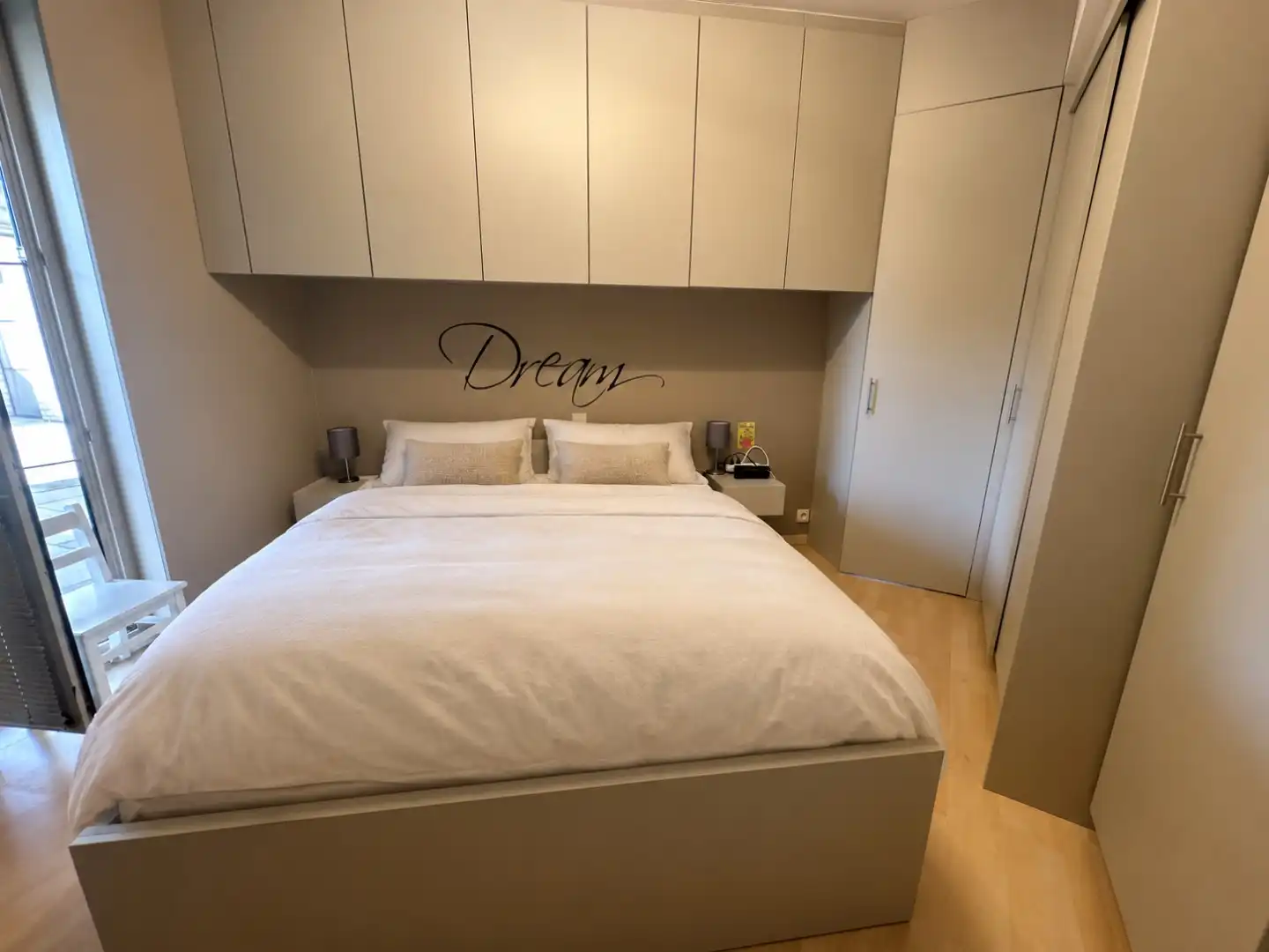 Instapklare handelsruimte met 2-slaapkamer appartement en garage, centrum Koekelare foto 8