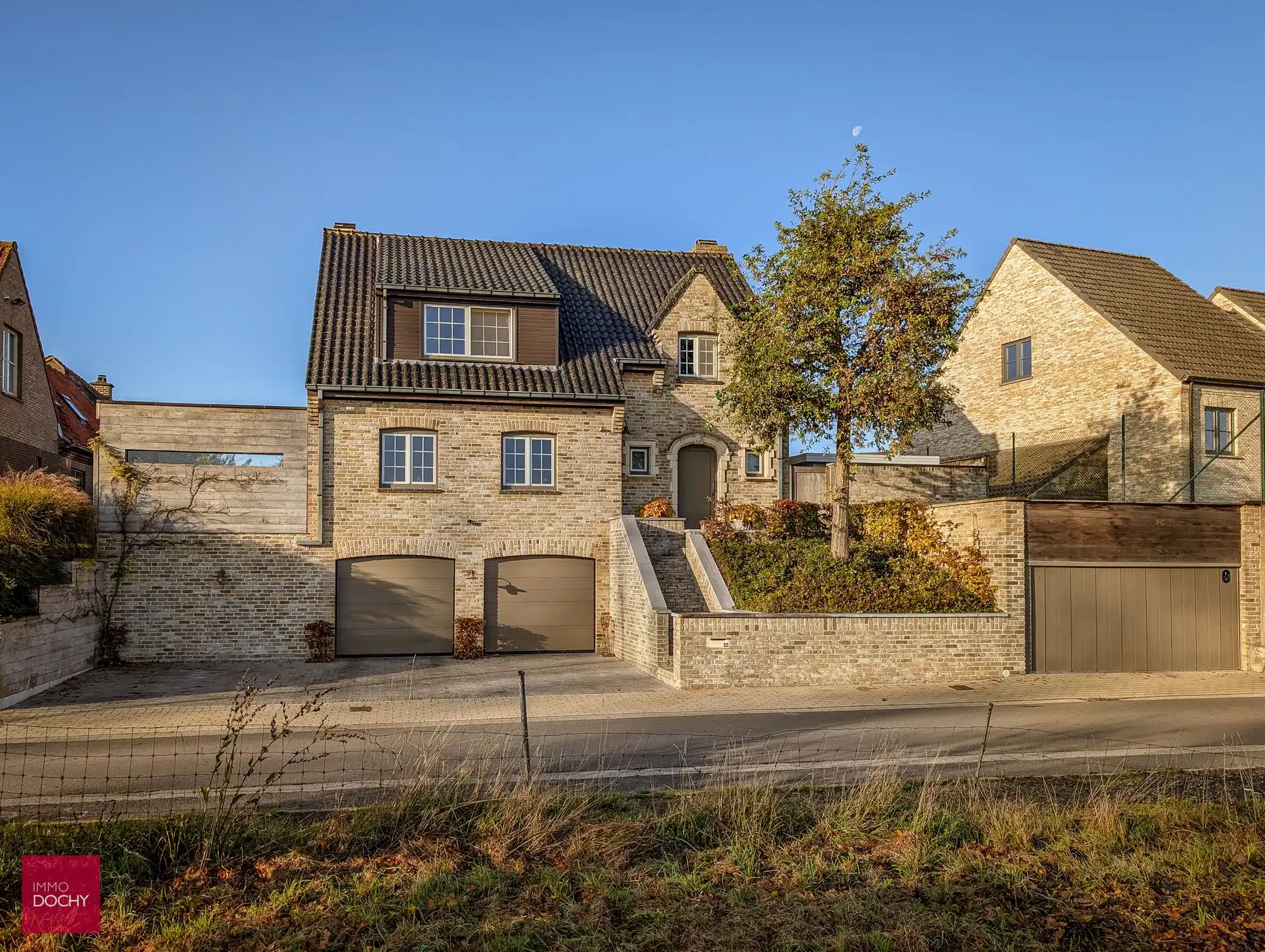 Instapklare sterk gebouwde villa met zicht op oude Leiearm | Heuvelhoekstraat foto 16