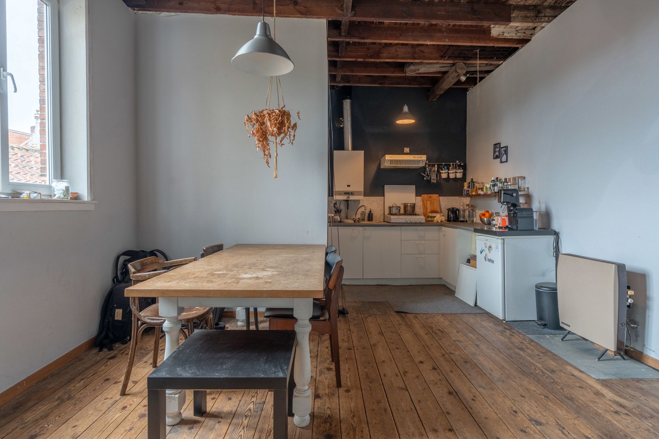 Verrassend ruime handelswoning met bovenliggend appartement. foto 30