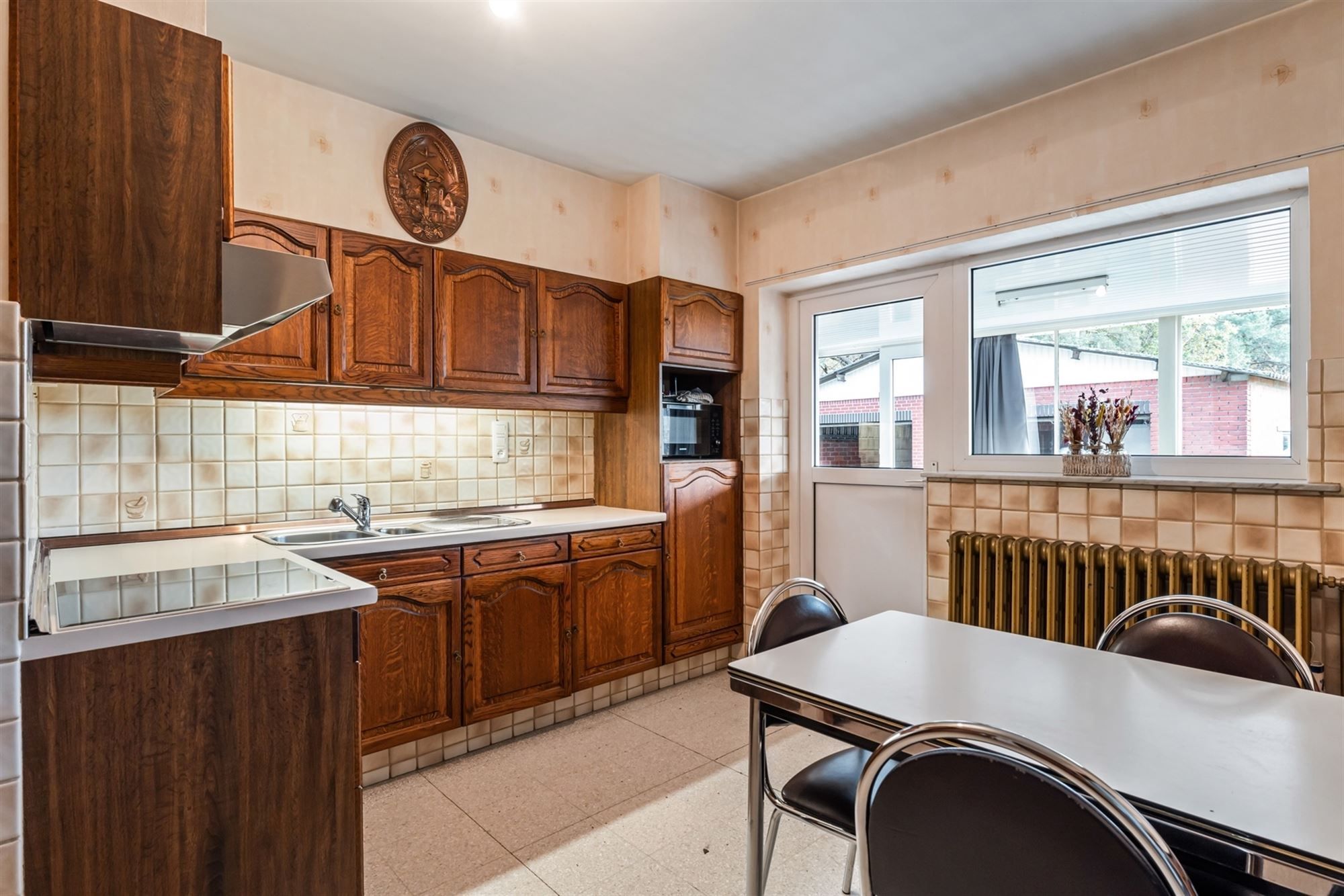 STATIGE, RUIME WONING OP MOOI PERCEEL OP PRACHTIGE LIGGING!  foto 7