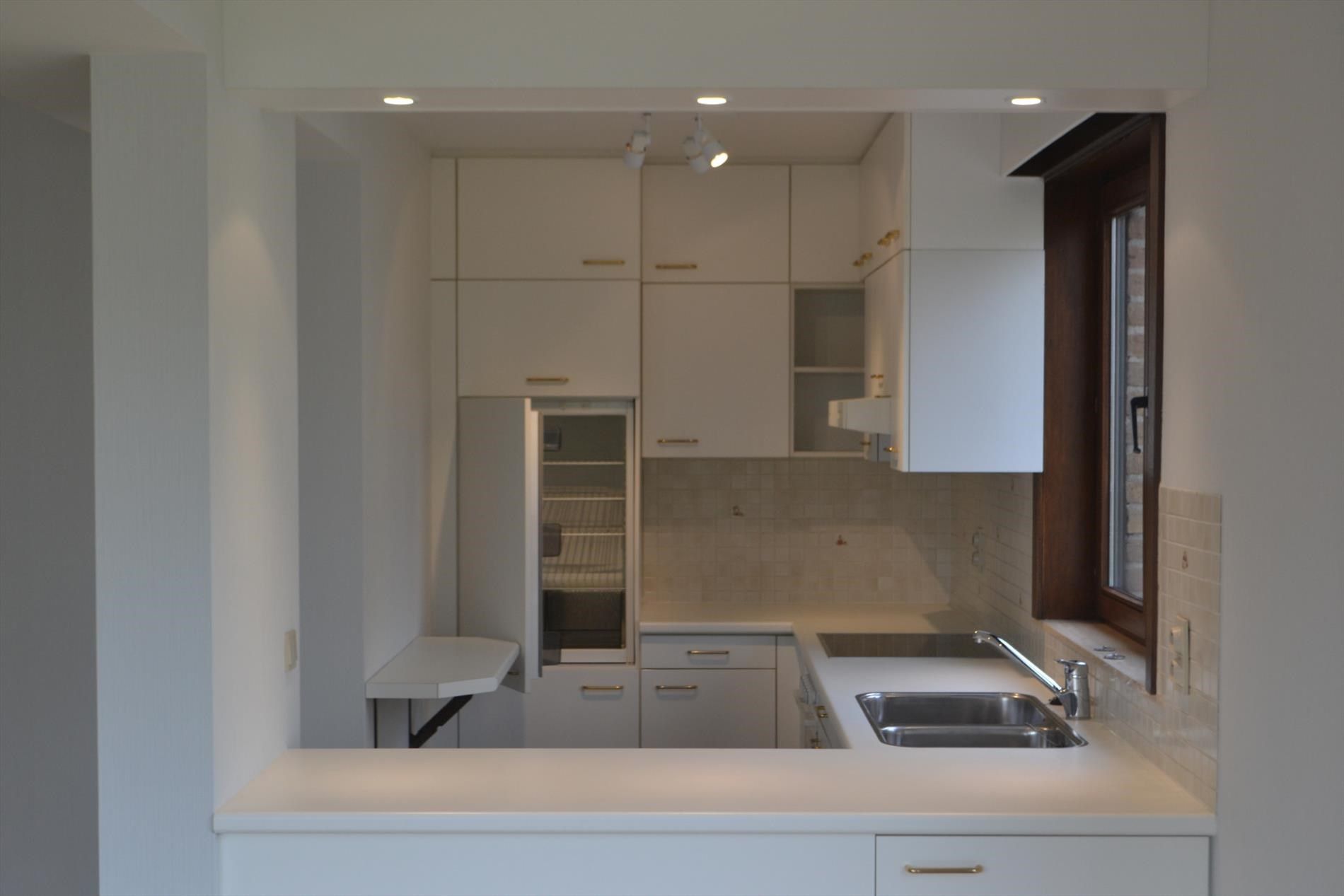 Ruim, lichtrijk hoekappartement met open zicht foto 4