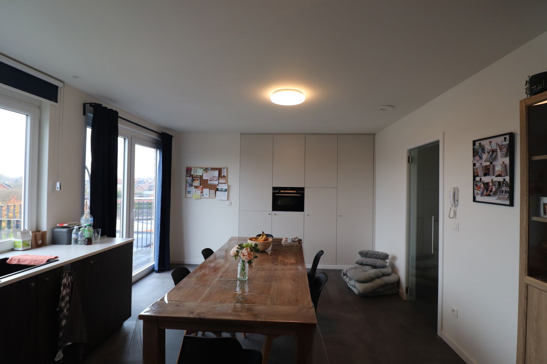 Gerenoveerd duplex-appartement met 3 slaapkamers, terras en autostaanplaats met fietsenberging. foto 5
