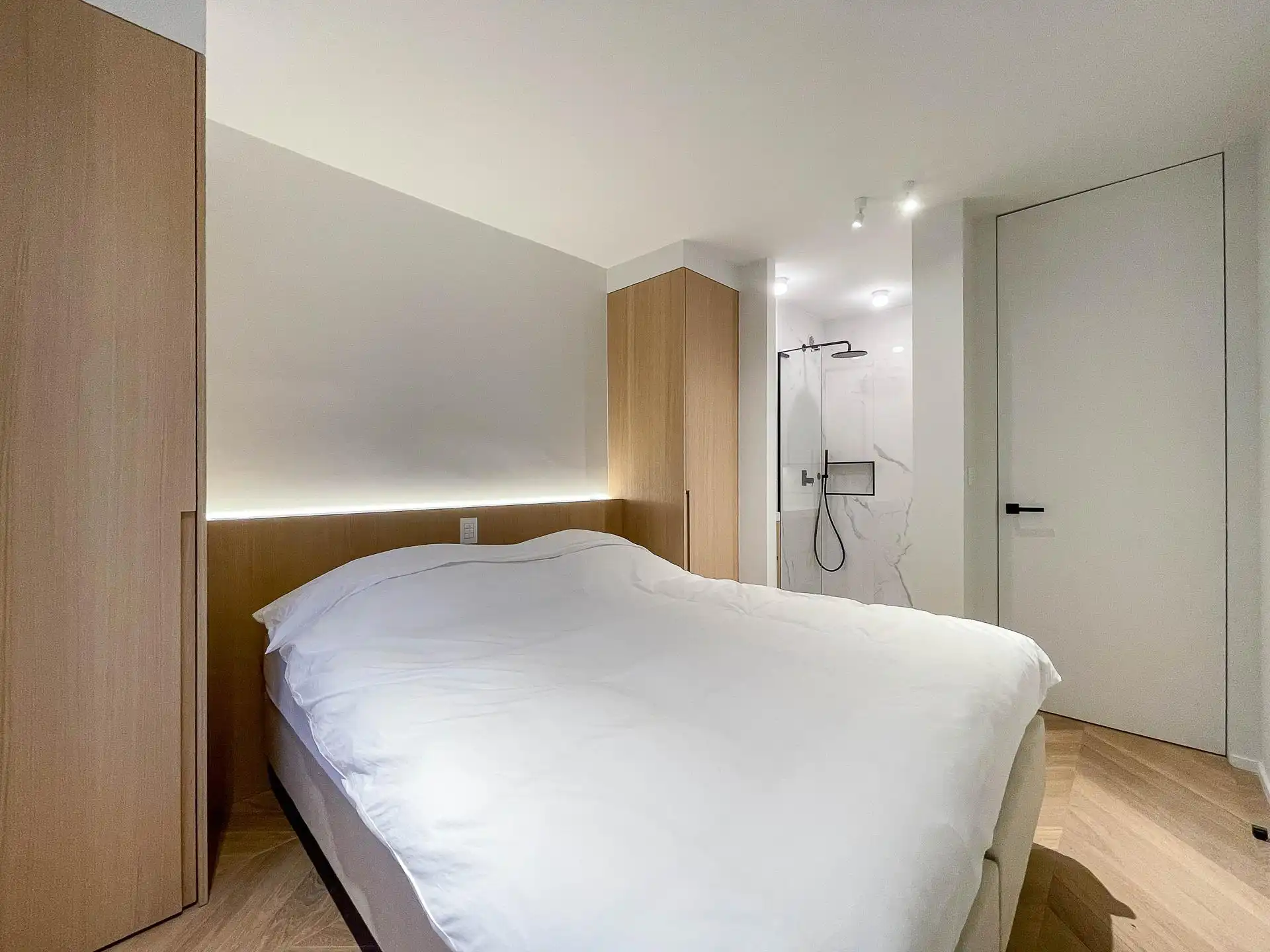 Stijlvol gerenoveerd appartement op een centrale ligging foto 15