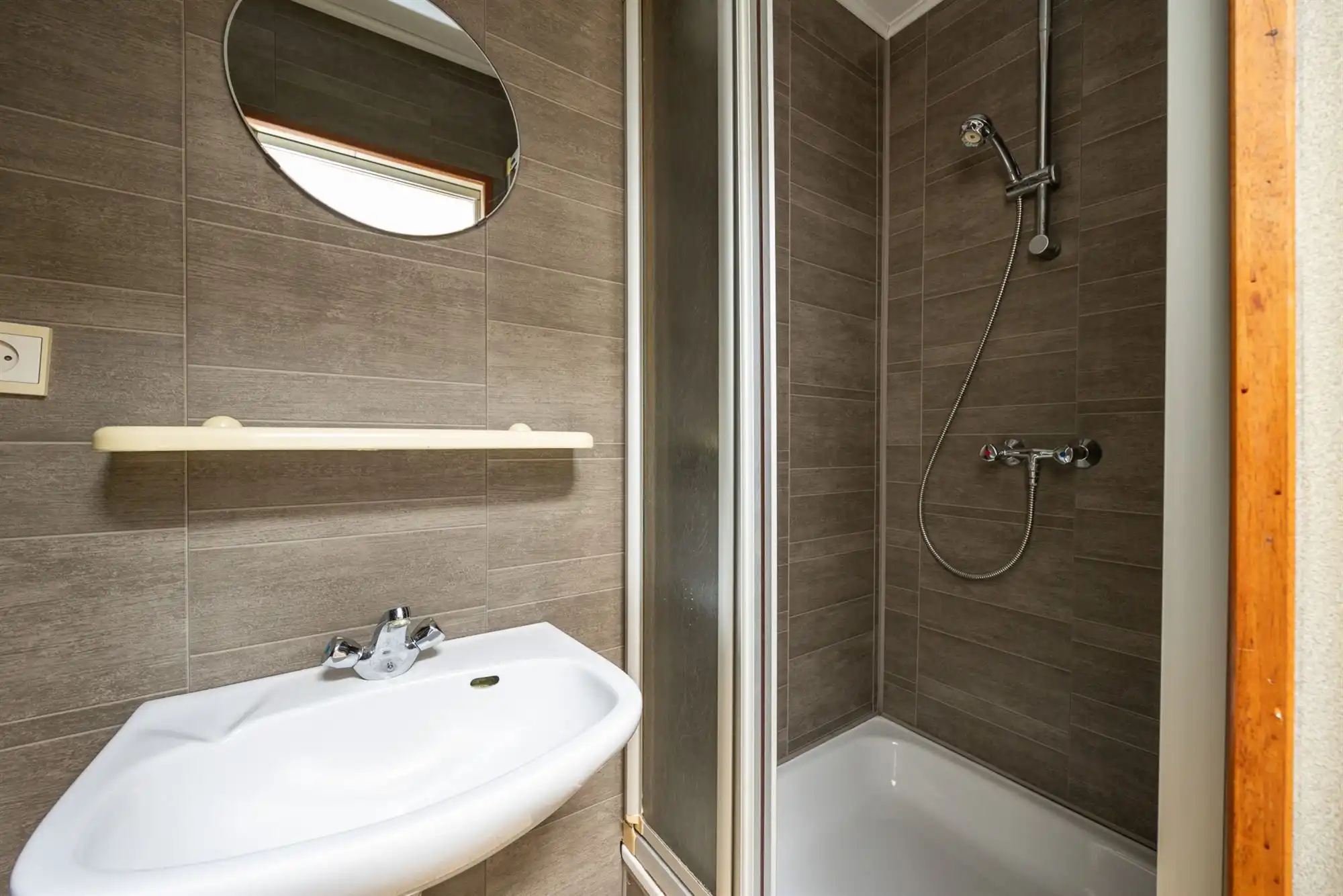 huis met twee slaapkamers en tuin foto 7