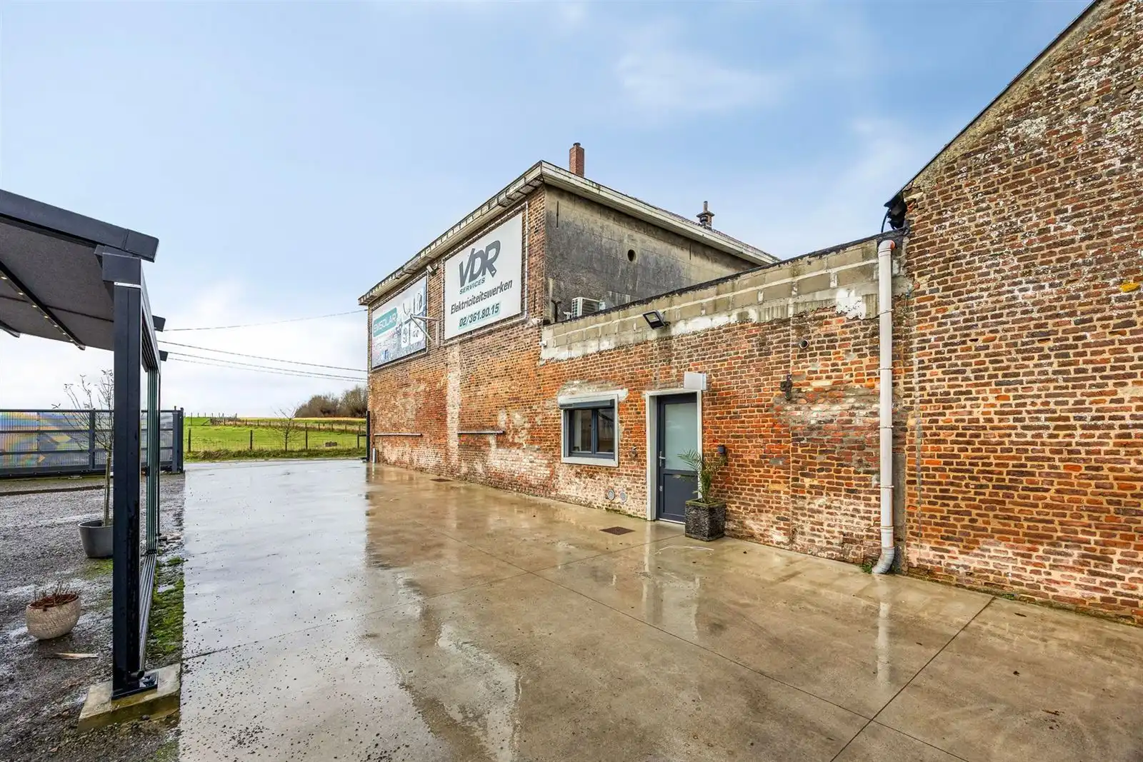 Magazijn met kantoorruimte  foto 6