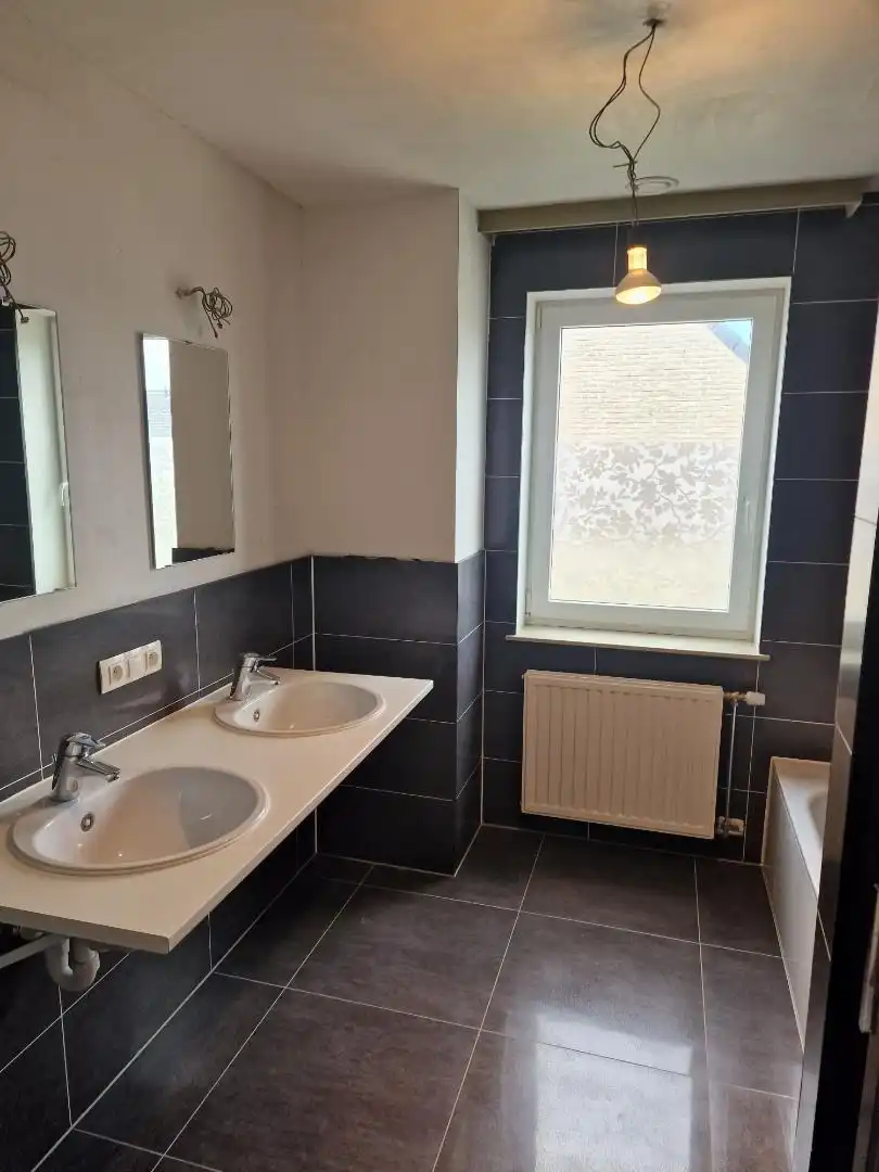 Recente halfopen woning met zonnige tuin  foto 14