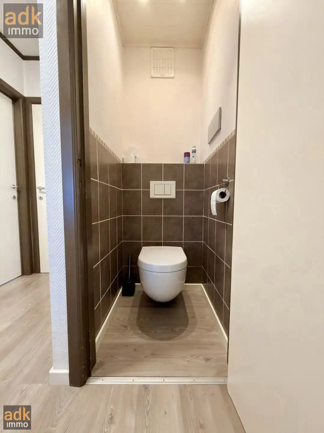 Instapklaar 2-slaapkamerappartement met dubbele GARAGE en berging. foto 15