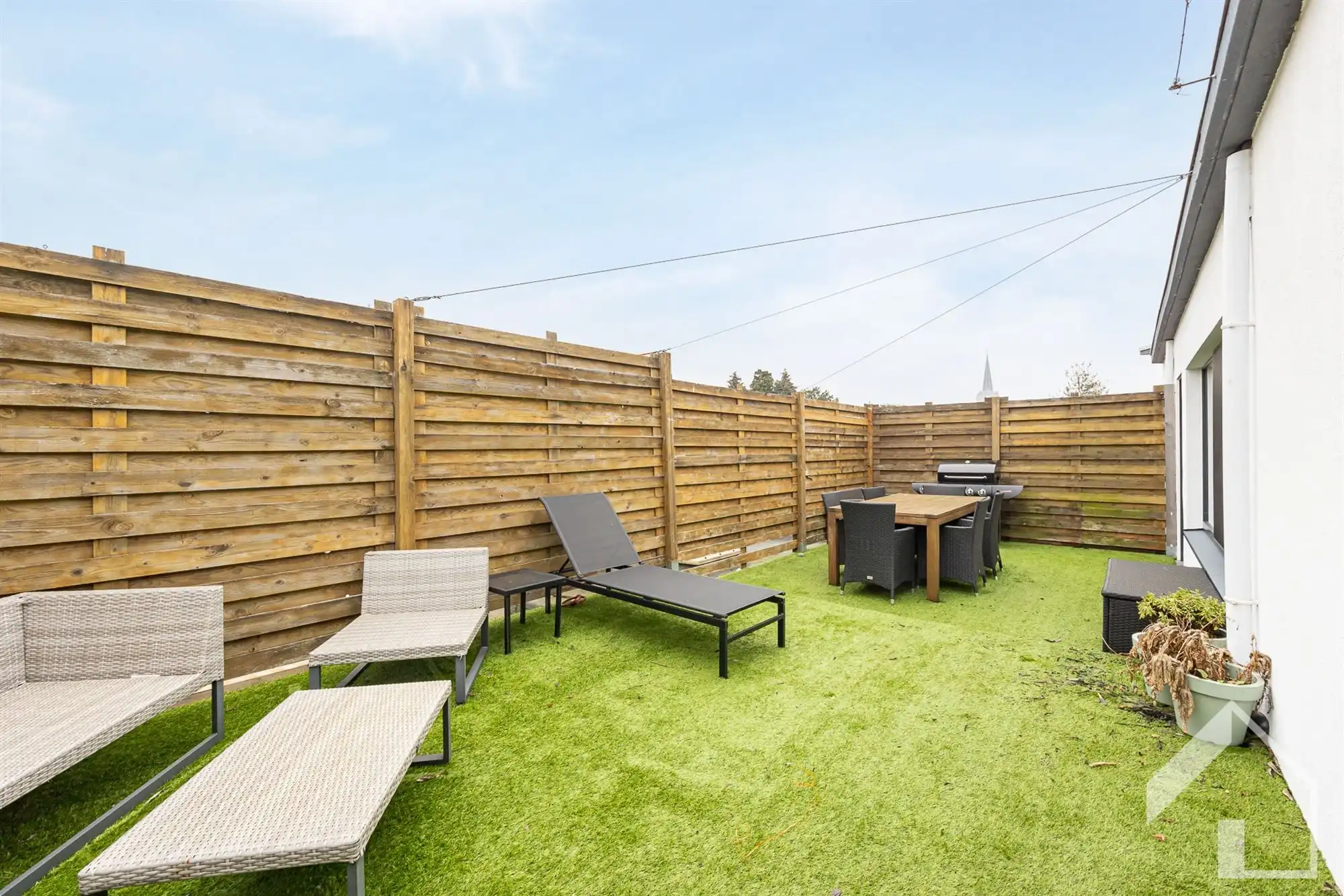 Gelijkvloers handelspand (300m2) + groot gerenoveerd appartement van 137m2 foto 23