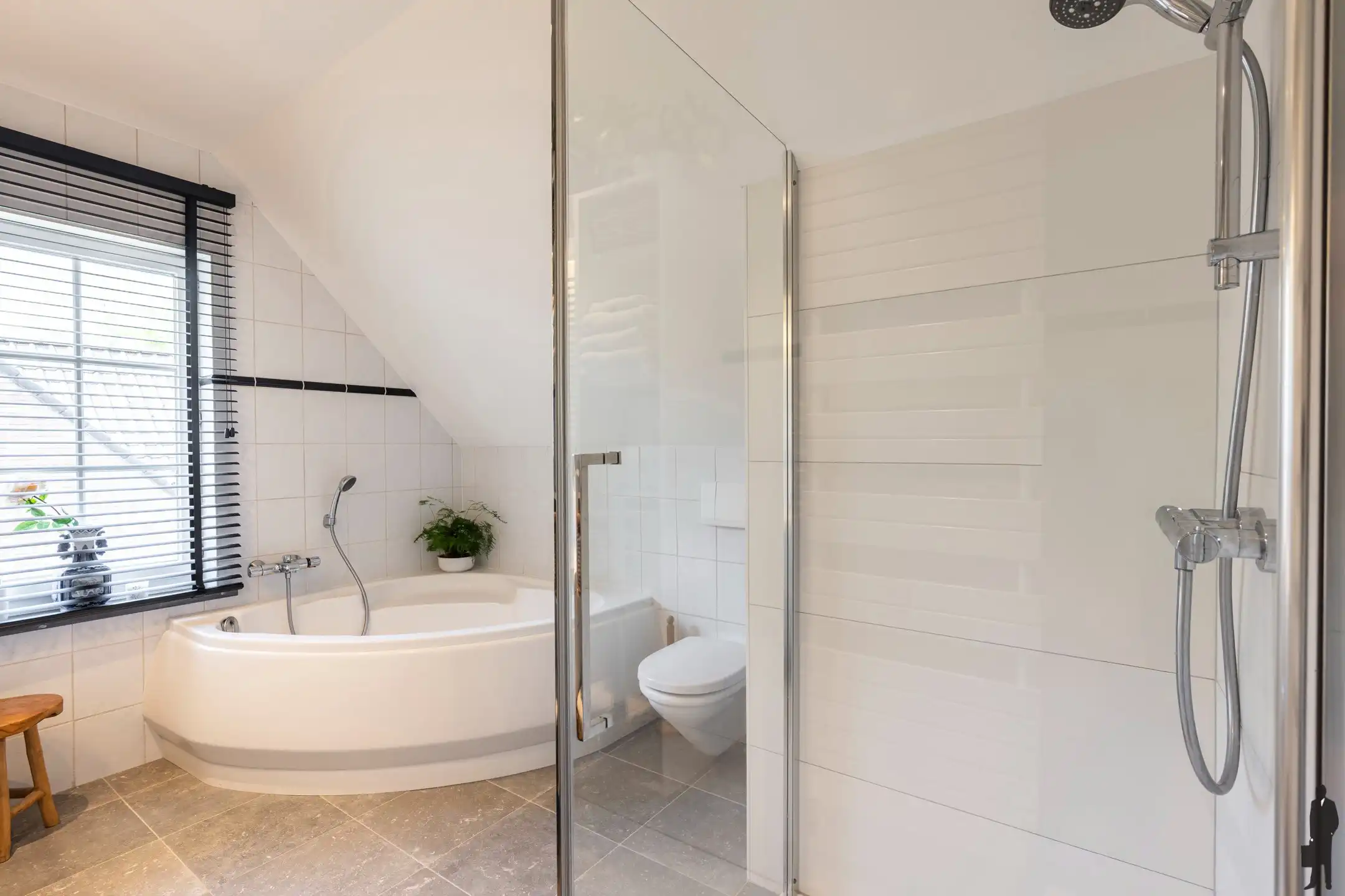 Instapklare en recent gerenoveerde woning in het rustige Meerle  foto 29