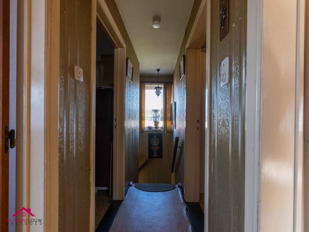 Vrijstaande woning, te renoveren naar eigen smaak en wensen foto 28