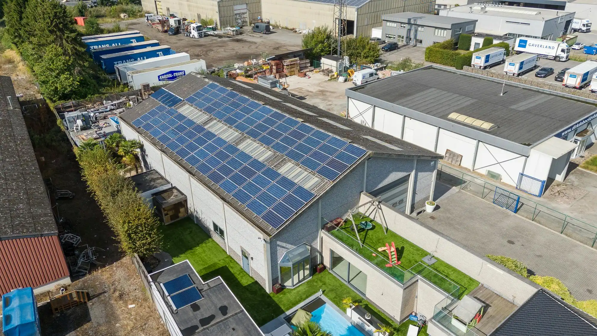 Luxe villa met exclusieve tuin en 600m2 magazijn in KMO-zone foto 64