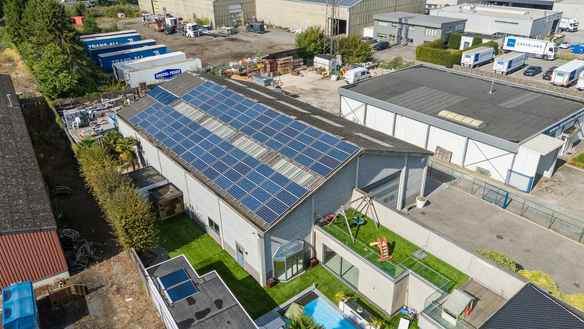 Luxe villa met exclusieve tuin en magazijn in KMO-zone foto 64