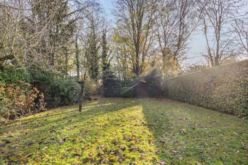 Unieke woning op toplocatie in Wondelgem! foto 12