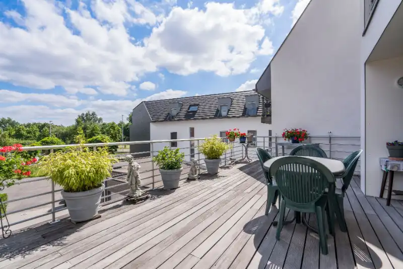 Dit uitstekend onderhouden appartement is zeer goed gelegen op een boogscheut van centrum Evergem. foto 11