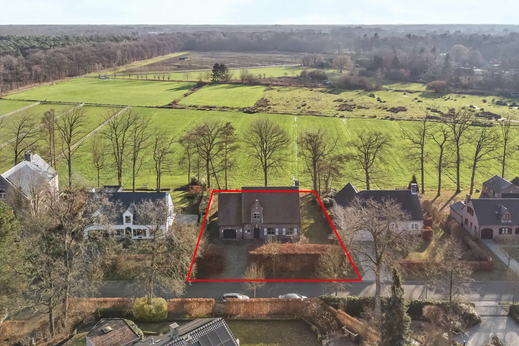 Te renoveren villa op ca.1005 m² met uniek vrij uitzicht foto 26