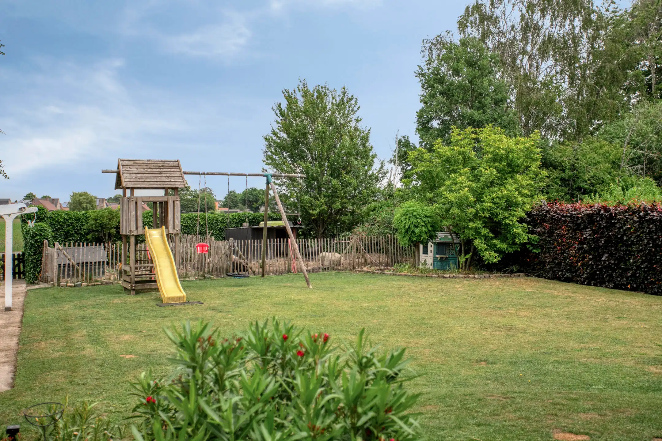 Volledig gerenoveerde vrijstaande woning met garage foto 27