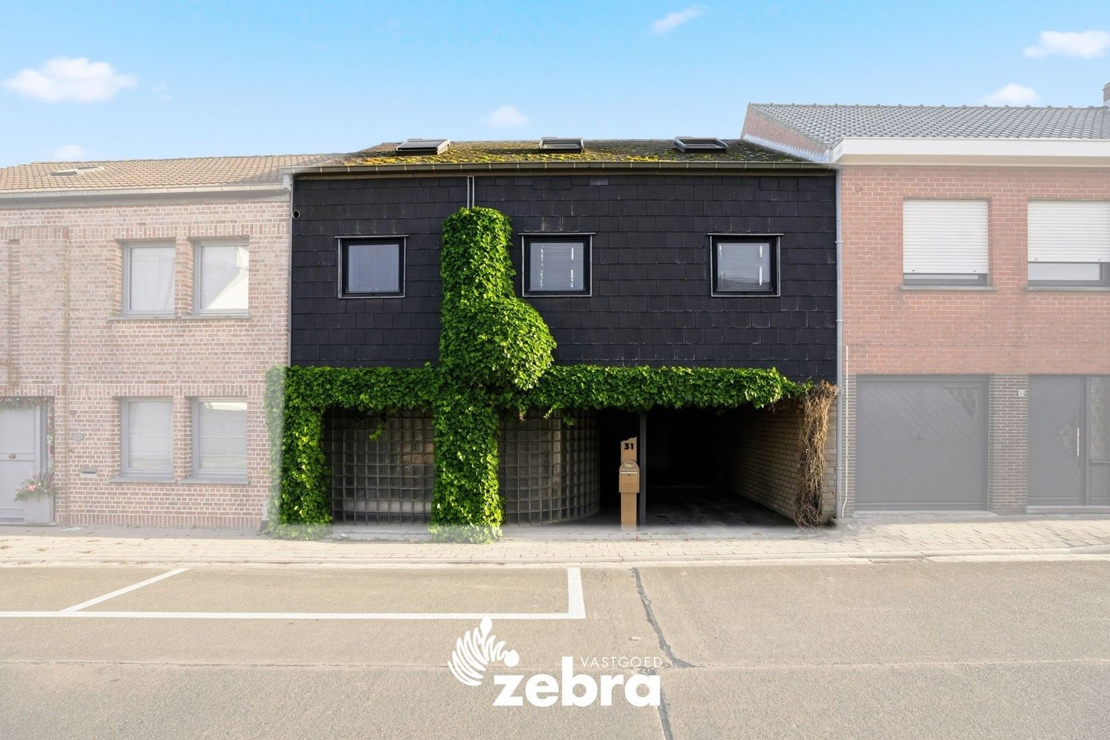 Unieke woning nabij het centrum van Meulebeke! foto 3