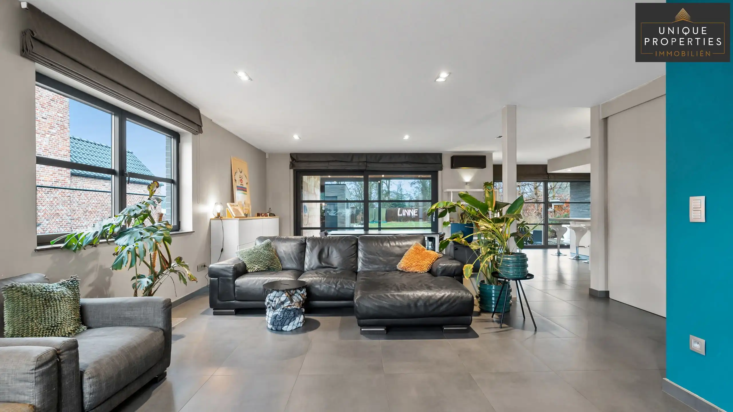 Villa te koop foto {{pictureIndex}}