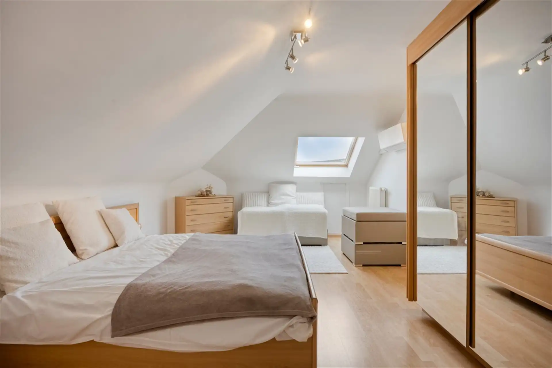 Rustig gelegen open bebouwing met moderne afwerking foto 21