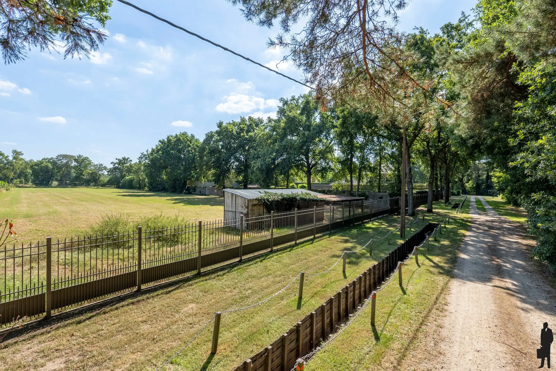 Uitzonderlijk eigendom op uniek groendomein van ca. 2ha  foto 2