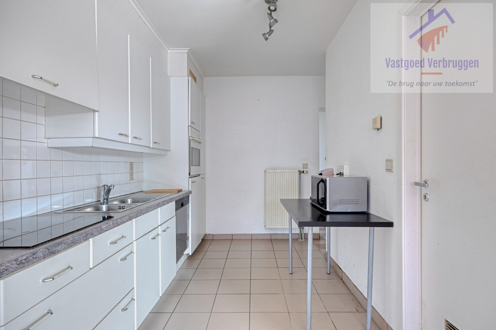 Instapklaar ruim 3 slpk duplex-penthouse met 2 terrassen in centrum van Erembodegem foto 7