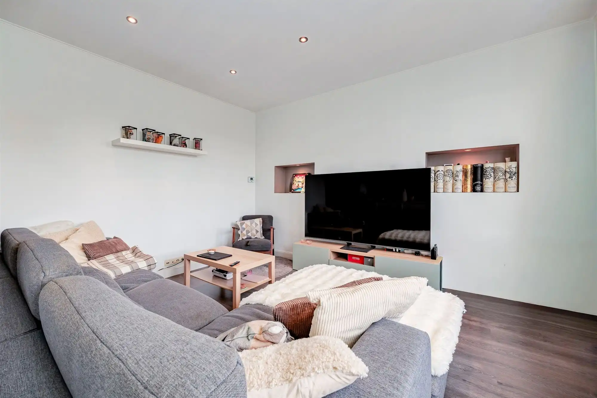 Instapklaar 2 slk appartement in Berchem foto 6