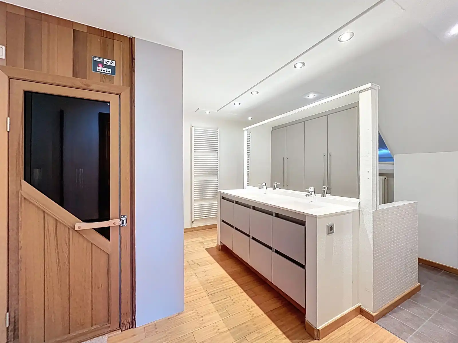 Rustig gelegen charmante villa met 4/5 slpk. in Geistingen. foto 22