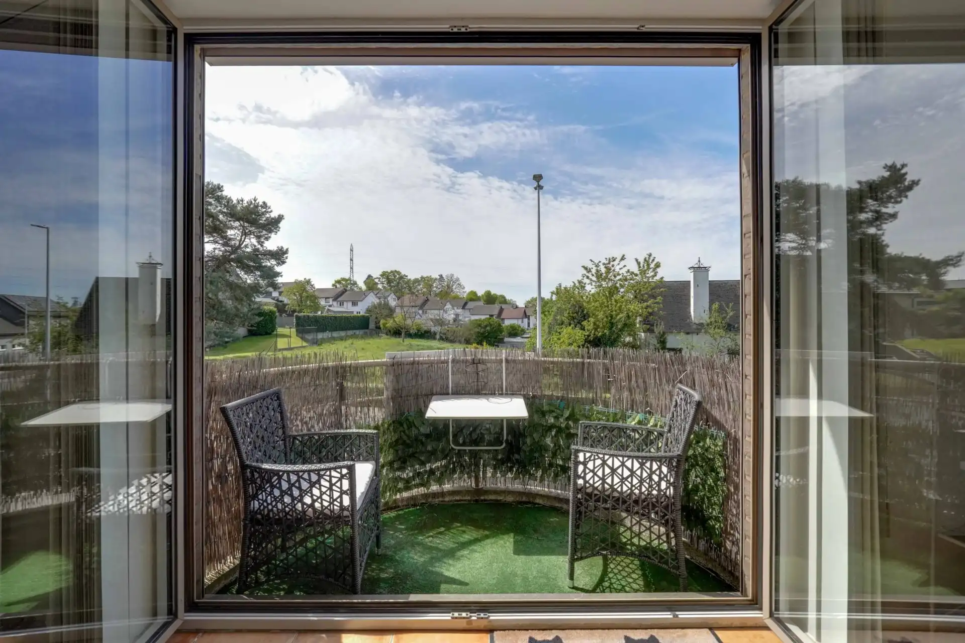 Appartement met twee slaapkamers, terras en garage foto 13