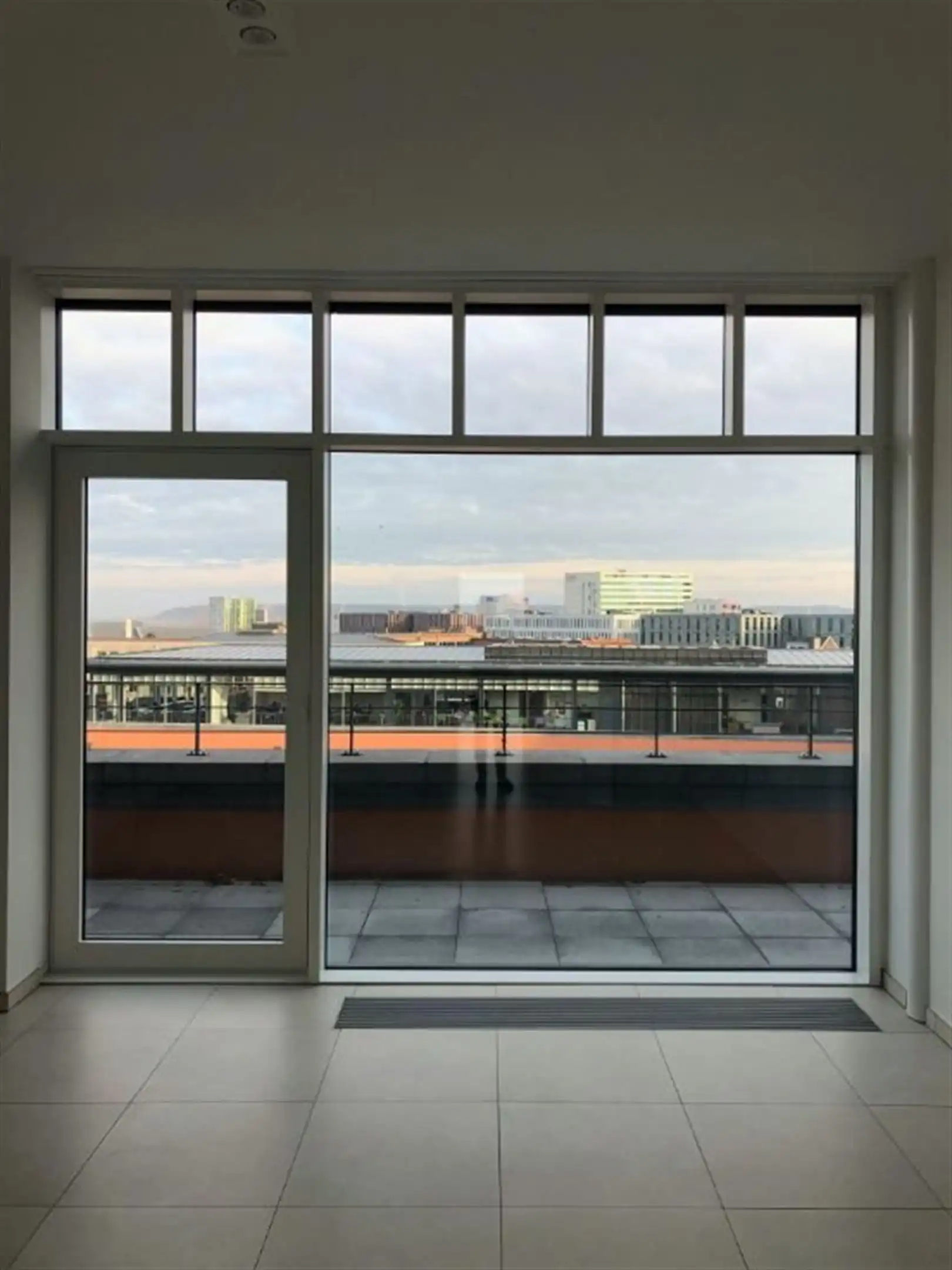 Kantoorgebouw foto 6