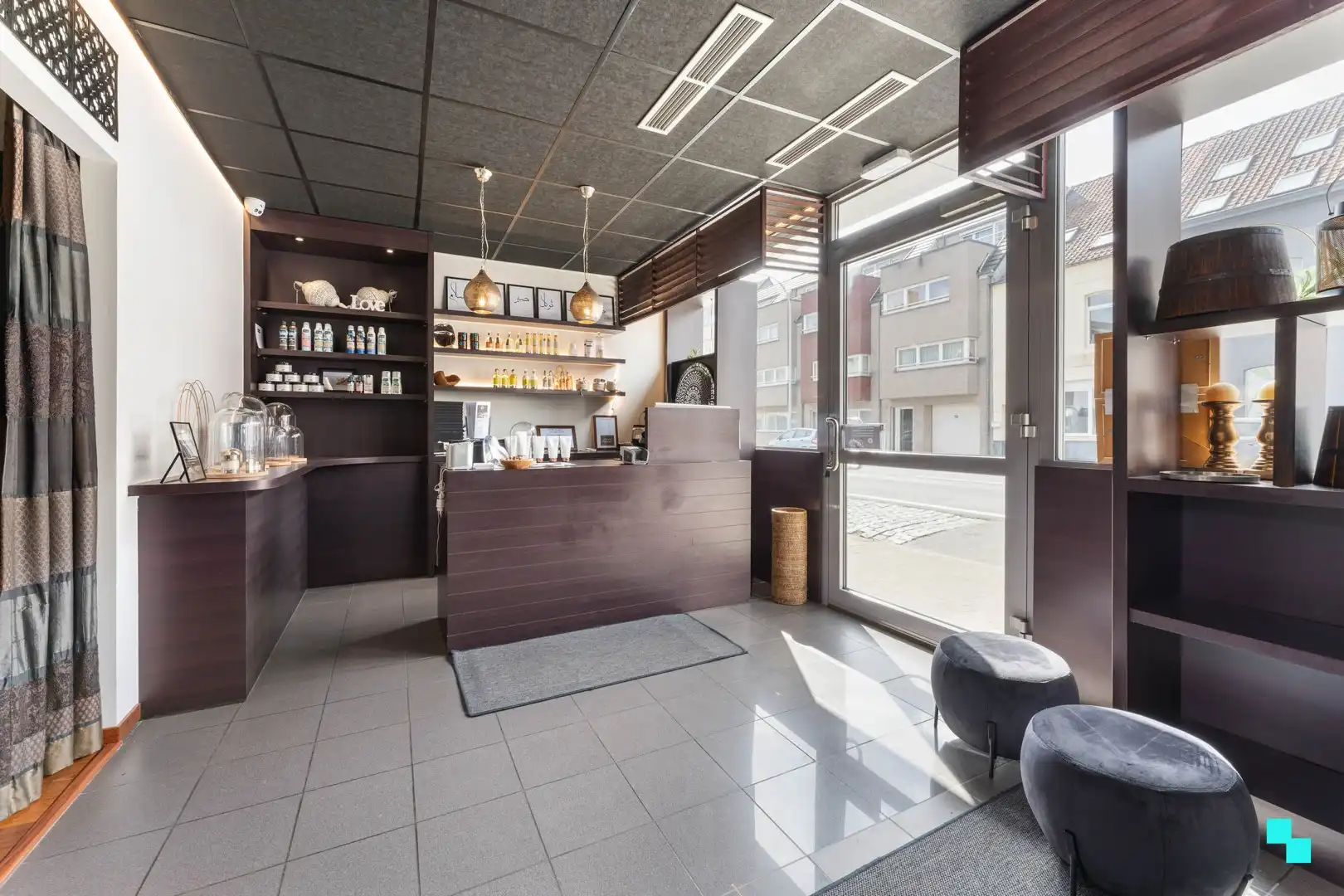 Kantoor met woonst en privé-parking te Roeselare foto 5