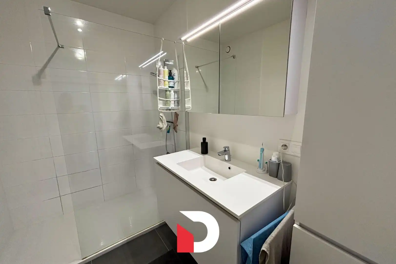 Recent appartement met 2 slaapkamers en zeer aangenaam hoekterras foto 12