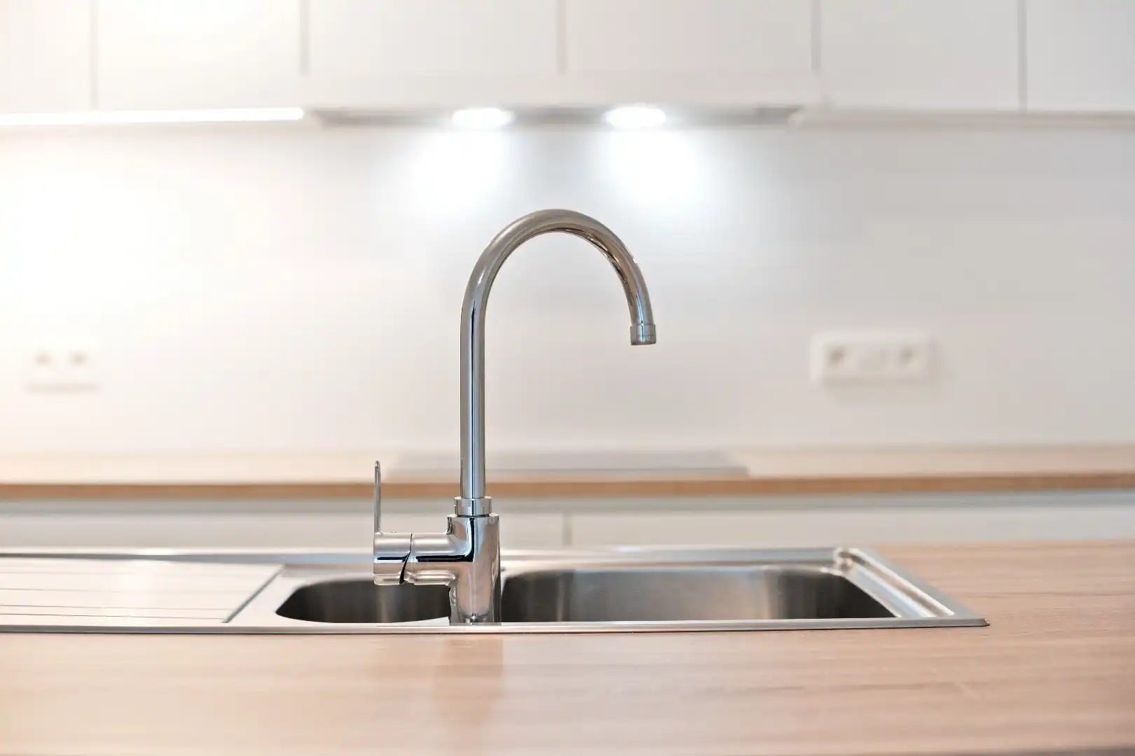 Ruim en energiezuinig 2-slaapkamerappartement met twee terrassen in centrum Ieper! foto 6