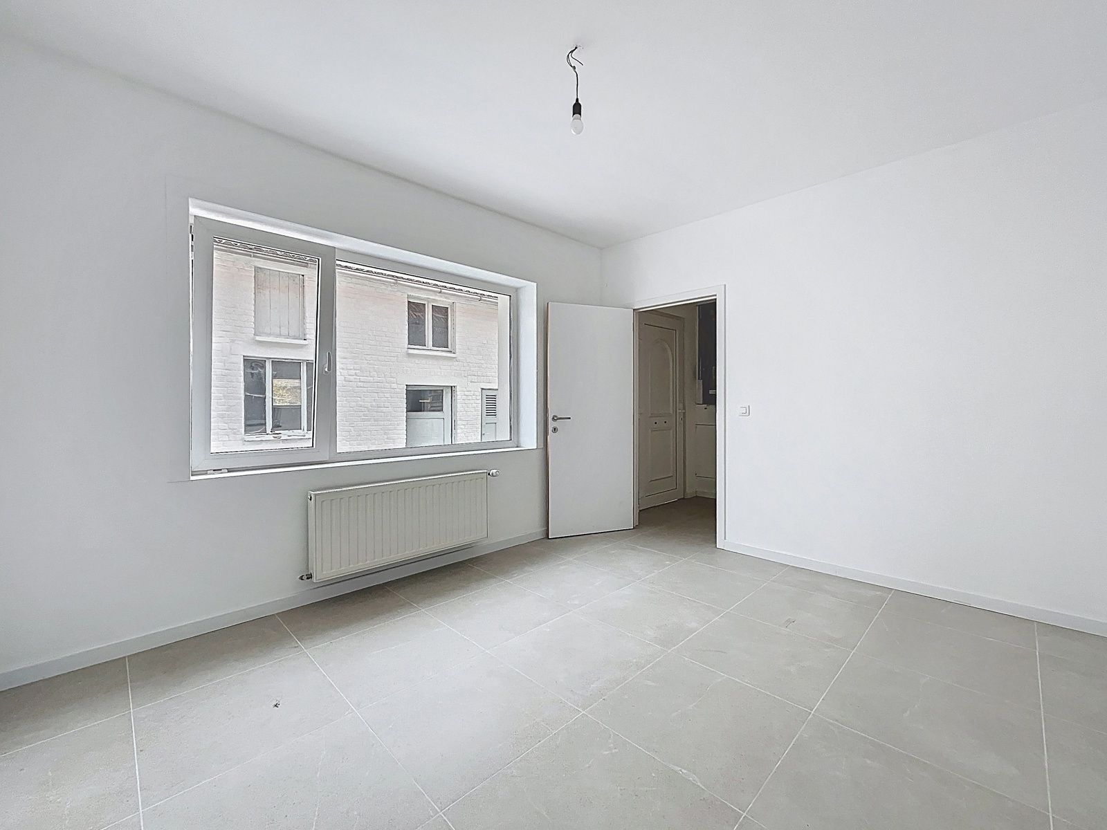 Instapklare gerenoveerde woning 3 slpks - tuin en garage foto 5