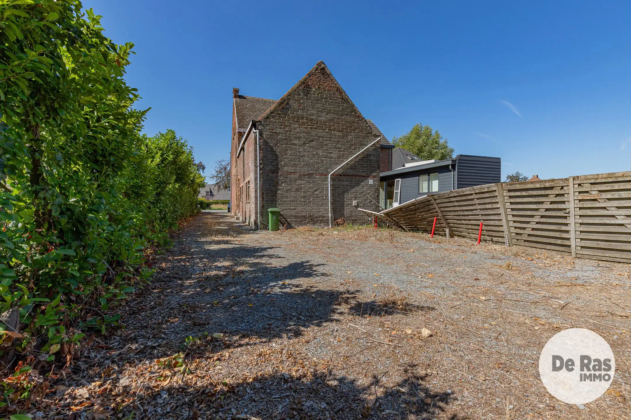 WESTREM– Solide, te renoveren HOB met vlotte bereikbaarheid foto 12