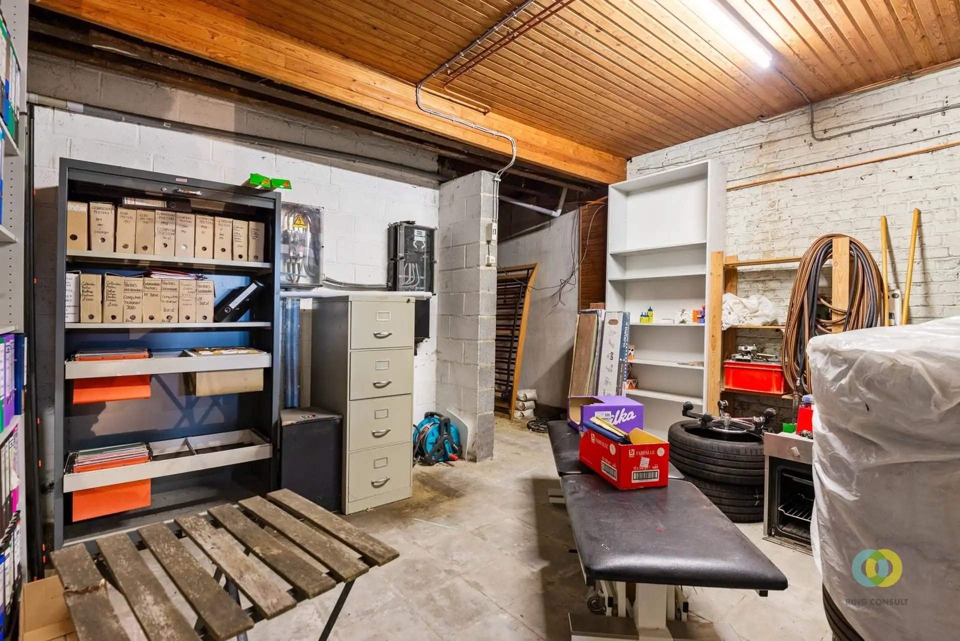 Bel-étage woning met grote garage foto 12