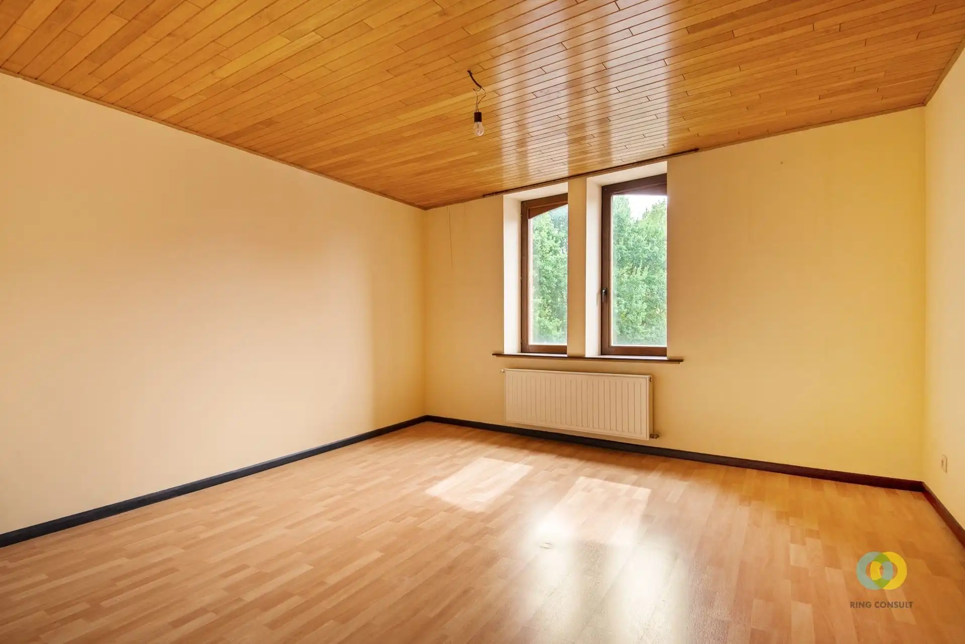 Bel-étage woning met grote garage foto 12