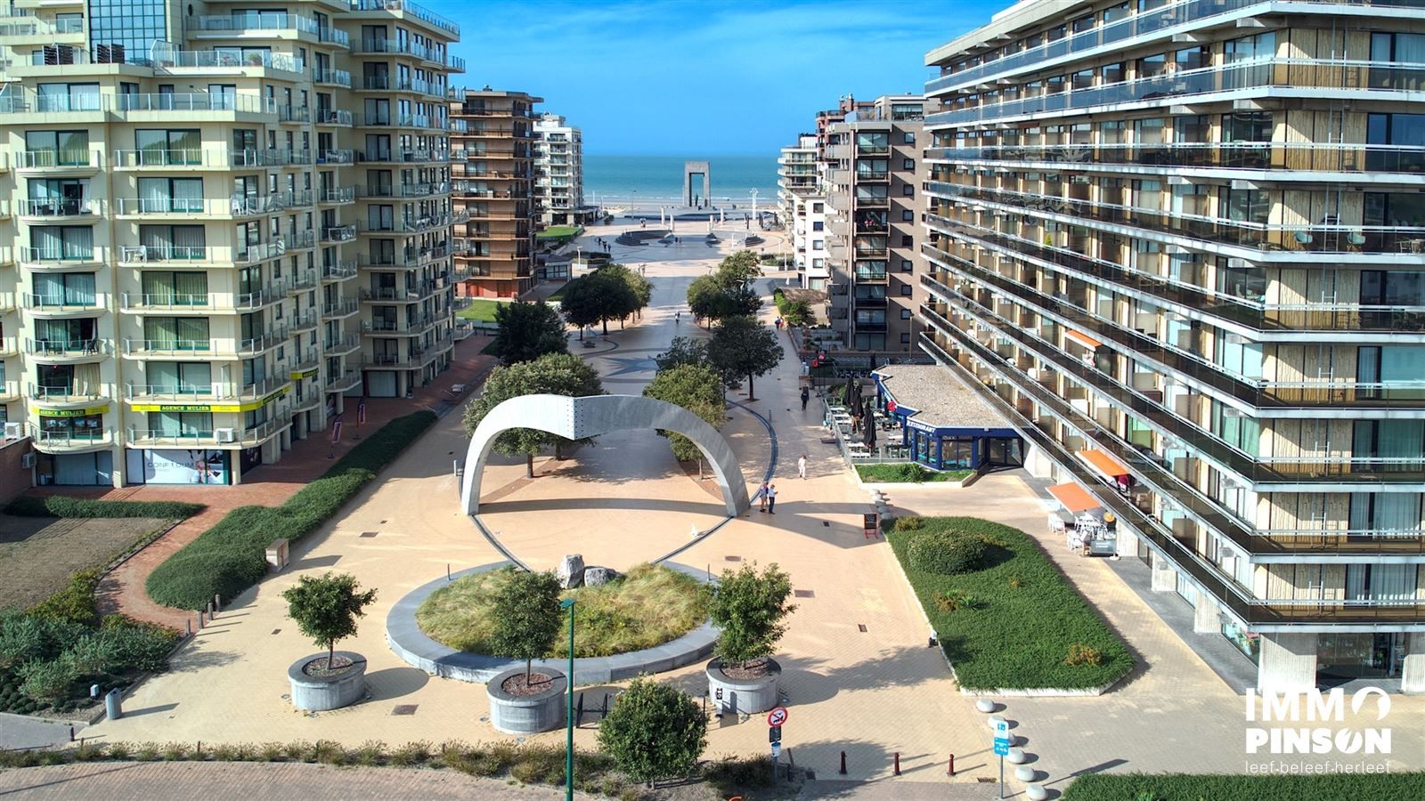 Goed uitgerust restaurant of handelspand foto 13