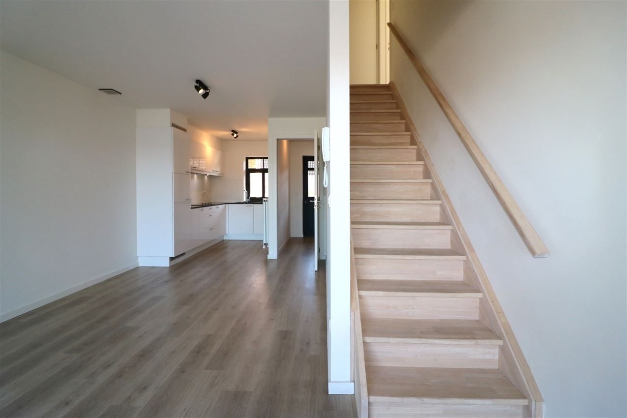 Appartement met 2 slpk., groot terras en autostaanplaats foto 13