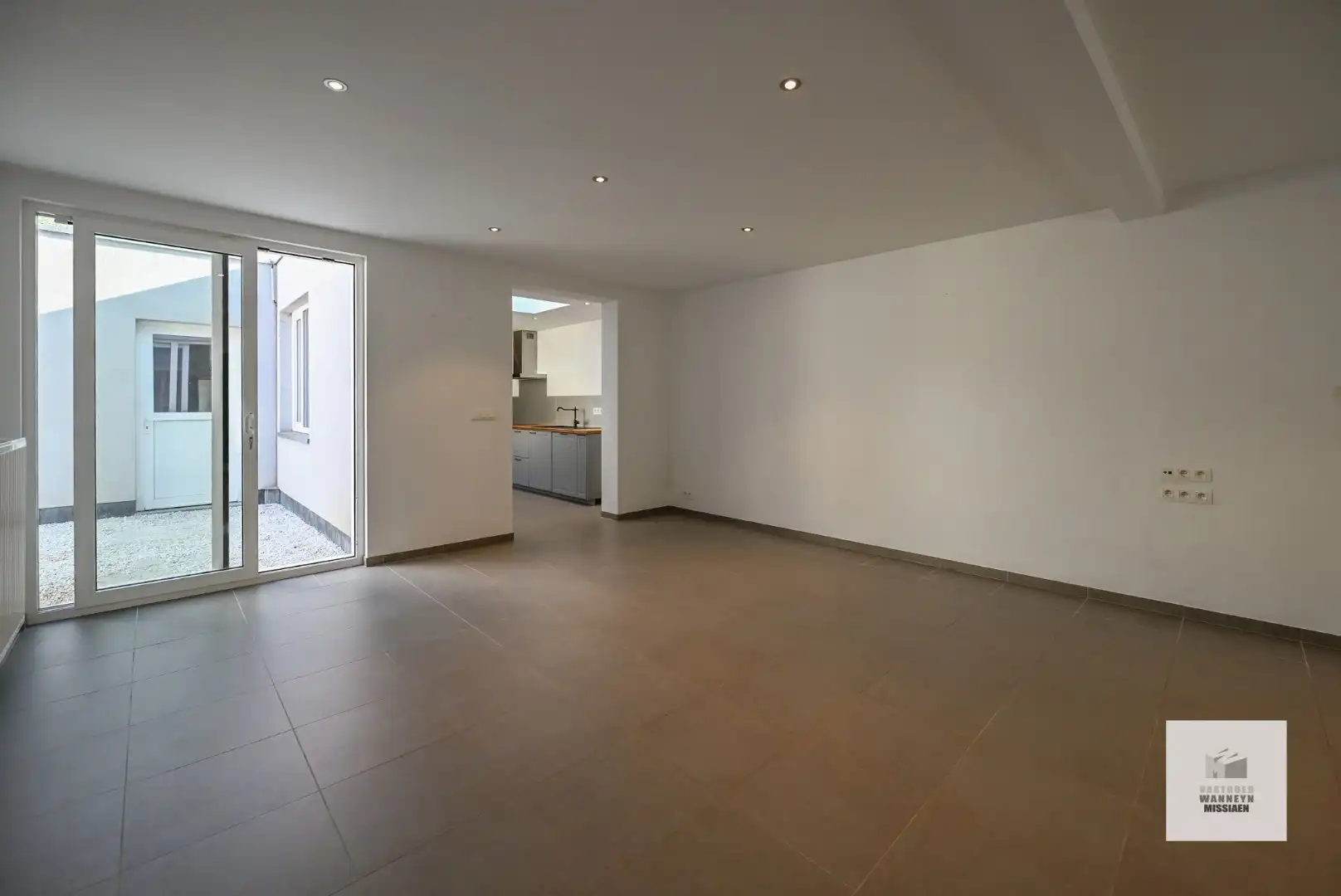 Instapklare woning met 3 slaapkamers en ruime berging/garage in centrum Wingene  foto 7