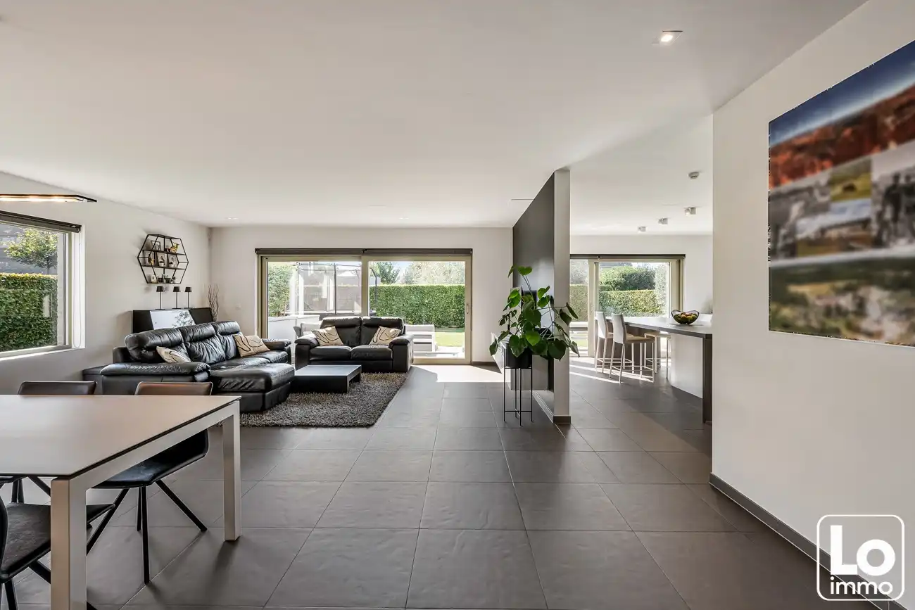 Instap klare moderne open villa met dubbele inpandige garage en een gezellige tuin op een toplocatie nabij het centrum van Lochristi! foto 20