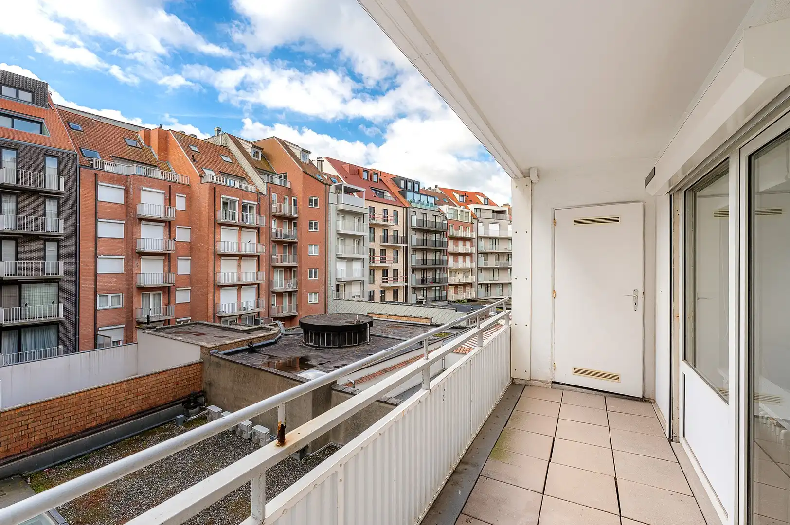 Appartement met frontaal zeezicht en een gevelbreedte van circa 6 meter, gelegen op een absolute toplocatie in het Zoute. foto 20