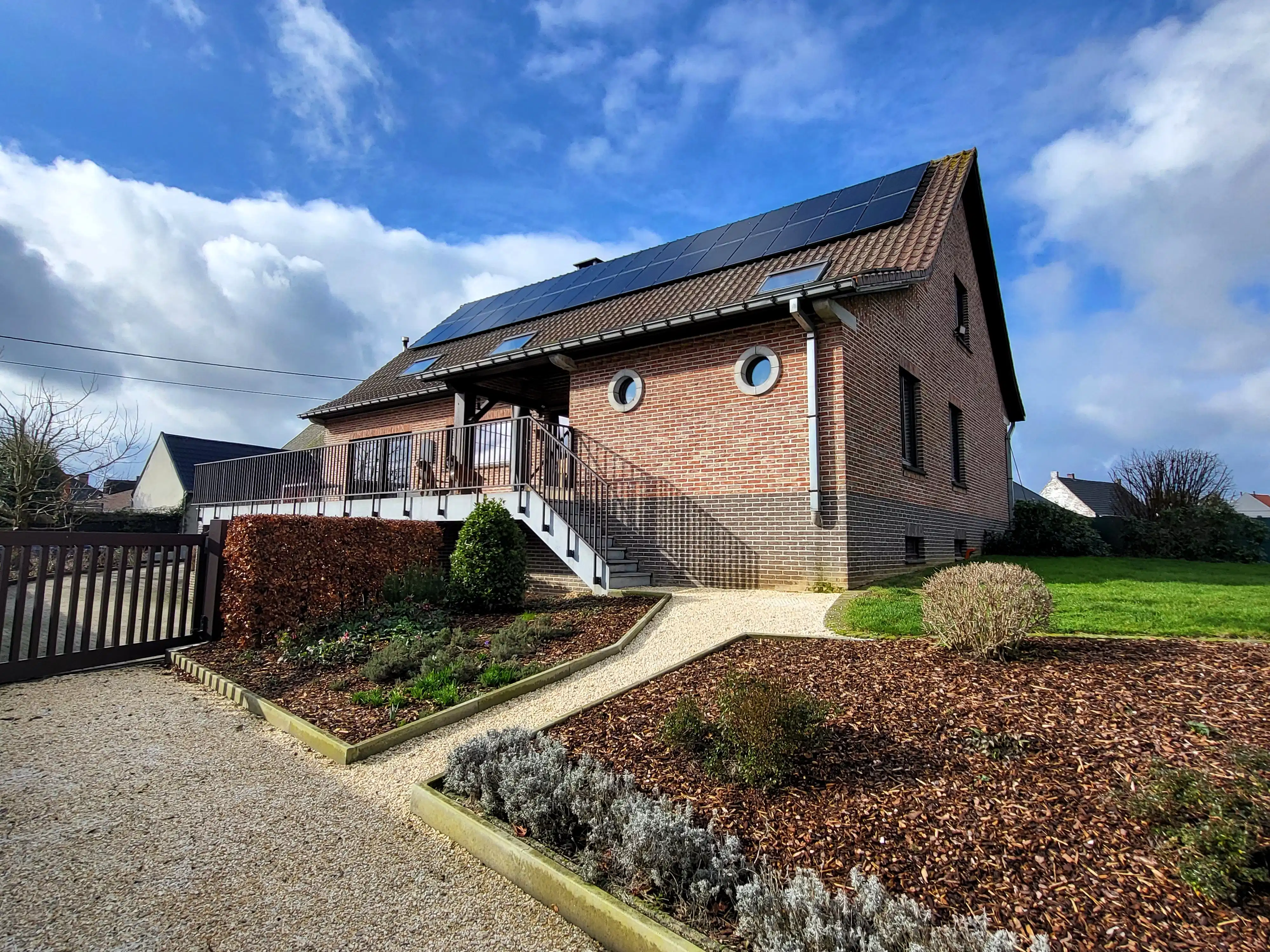 Dit uitzonderlijk ruim en energiezuinig landhuis op 4.149 m² combineert comfort, volume en een instapklare afwerking met tal van mogelijkheden. Topper! foto 5