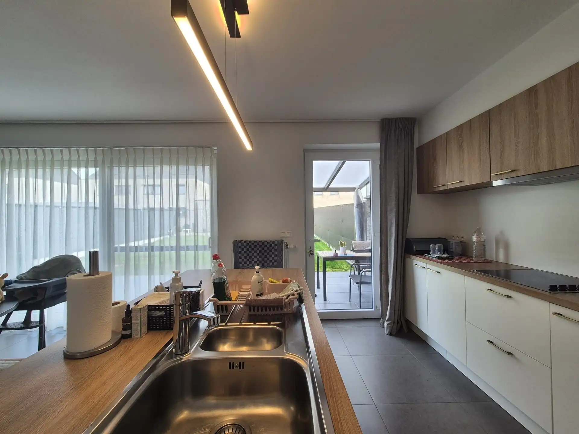 Rustig gelegen nieuwbouw woning met terras en tuin. foto 8