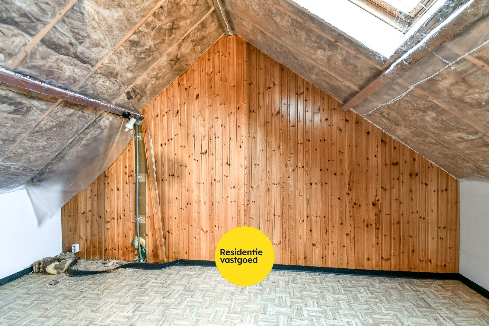 Volledig gerenoveerde halfopen woonst foto 17