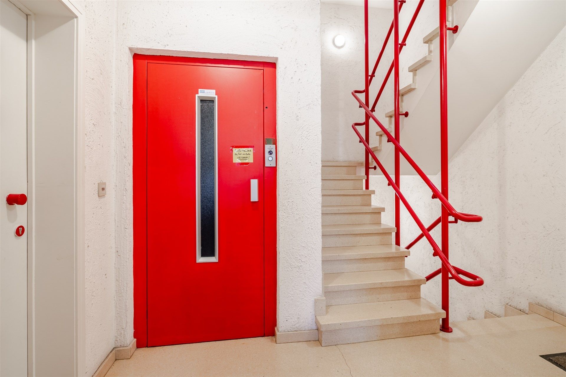 Opbrengsteigendom bestaande uit 6 ruime appartementen + 32 garageboxen foto 31