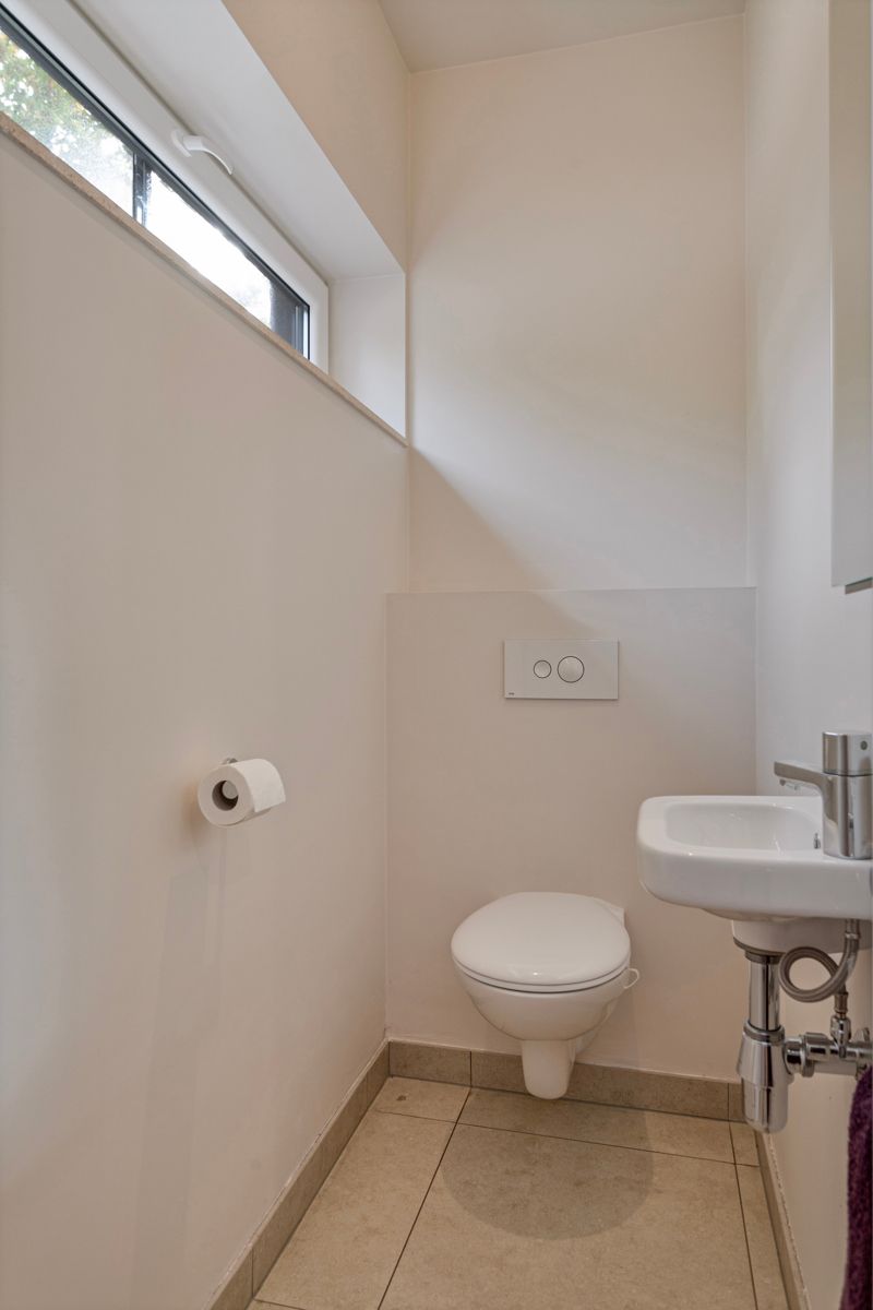 Recente instapklare woning met 4 slaapkamers ! foto 9