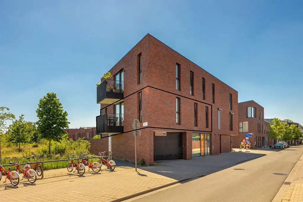 Recent appartement met groen zicht en P foto 16
