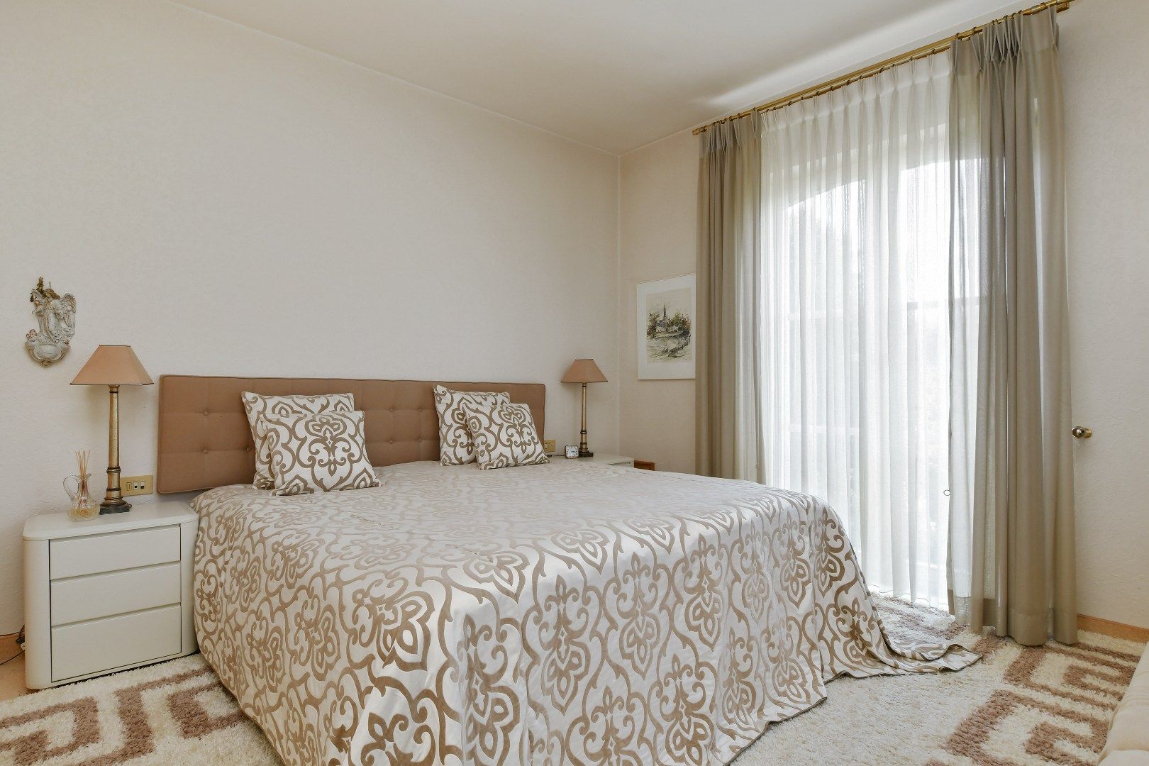 Exclusieve villa met zwembad, poolhouse en royale leefruimtes foto 9