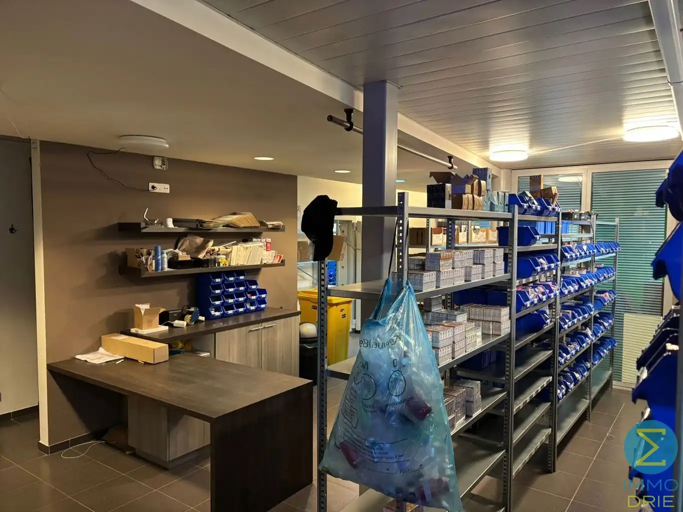 Verhuurd handelspand  van 160m² met 2 autostaanplaatsen foto 5